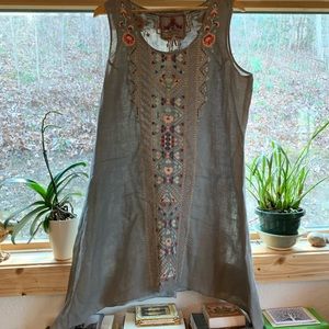 EUC 100% linen Johnny Was tunic